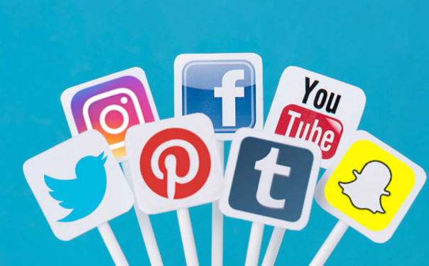 What are the benefits of social media?