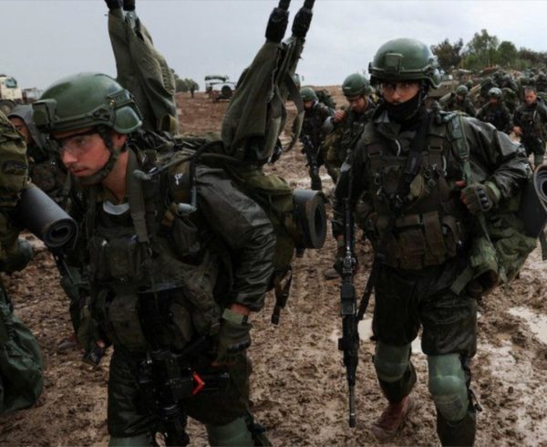 Israels troops entering Gaza.