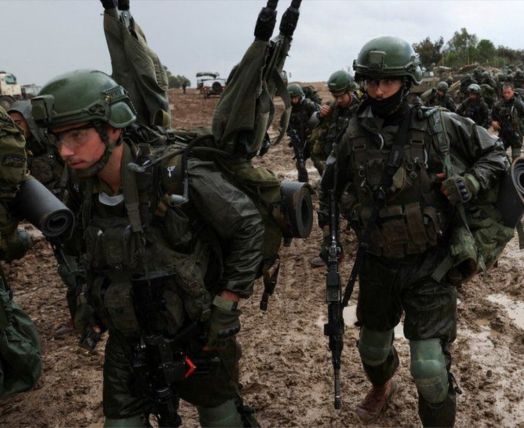 Israels+troops+entering+Gaza.