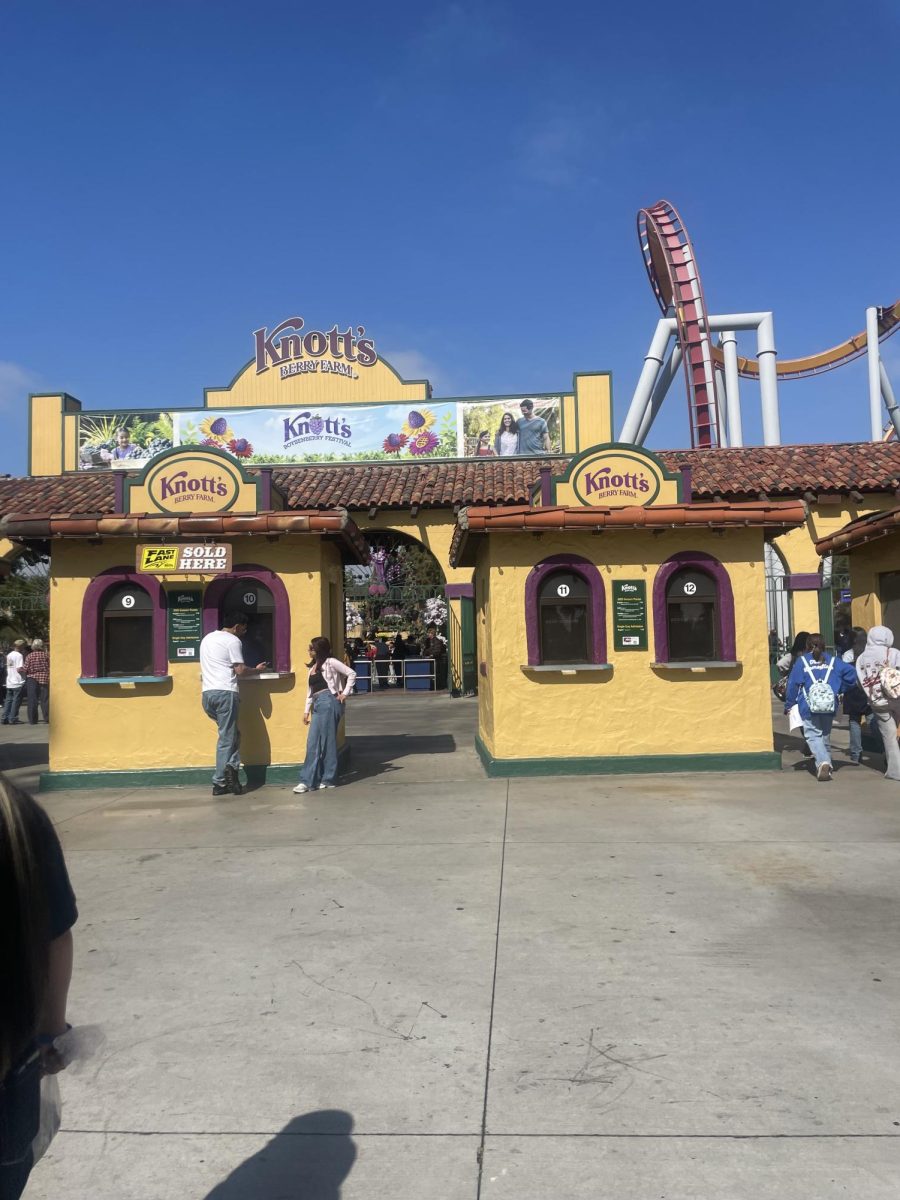 The entrance to Knott's Berry Farm.