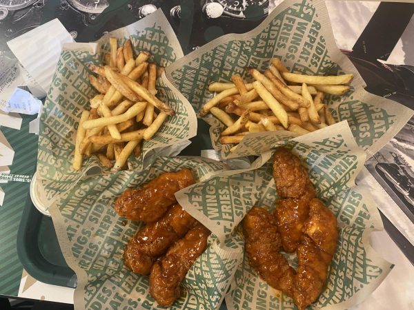 Melisa and Esther's Wingstop order.