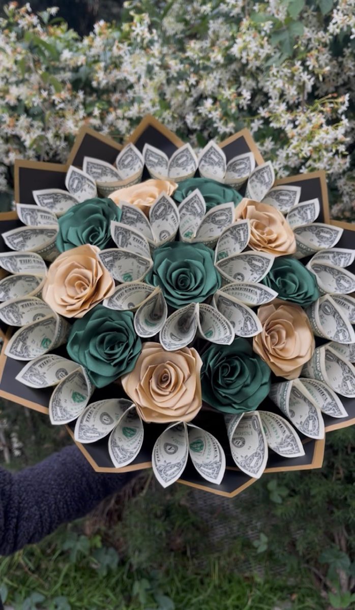 A money bouquet that Ms. Briseño ordered for a graduation.